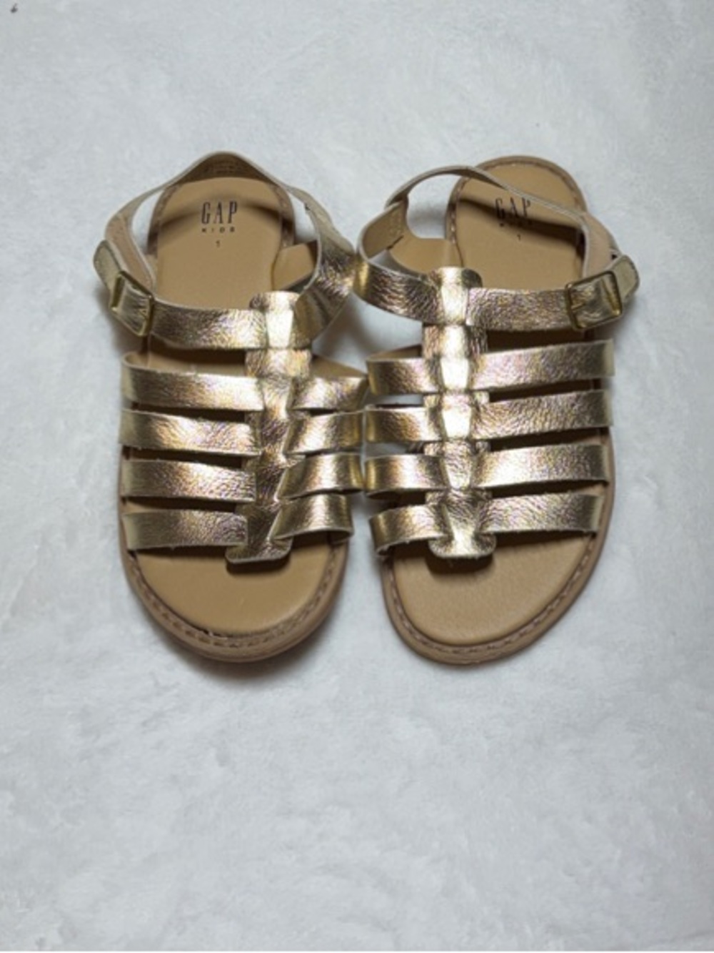 EUC Gap Kids Metallic Gold Strappy gladiator style Sandals size 1